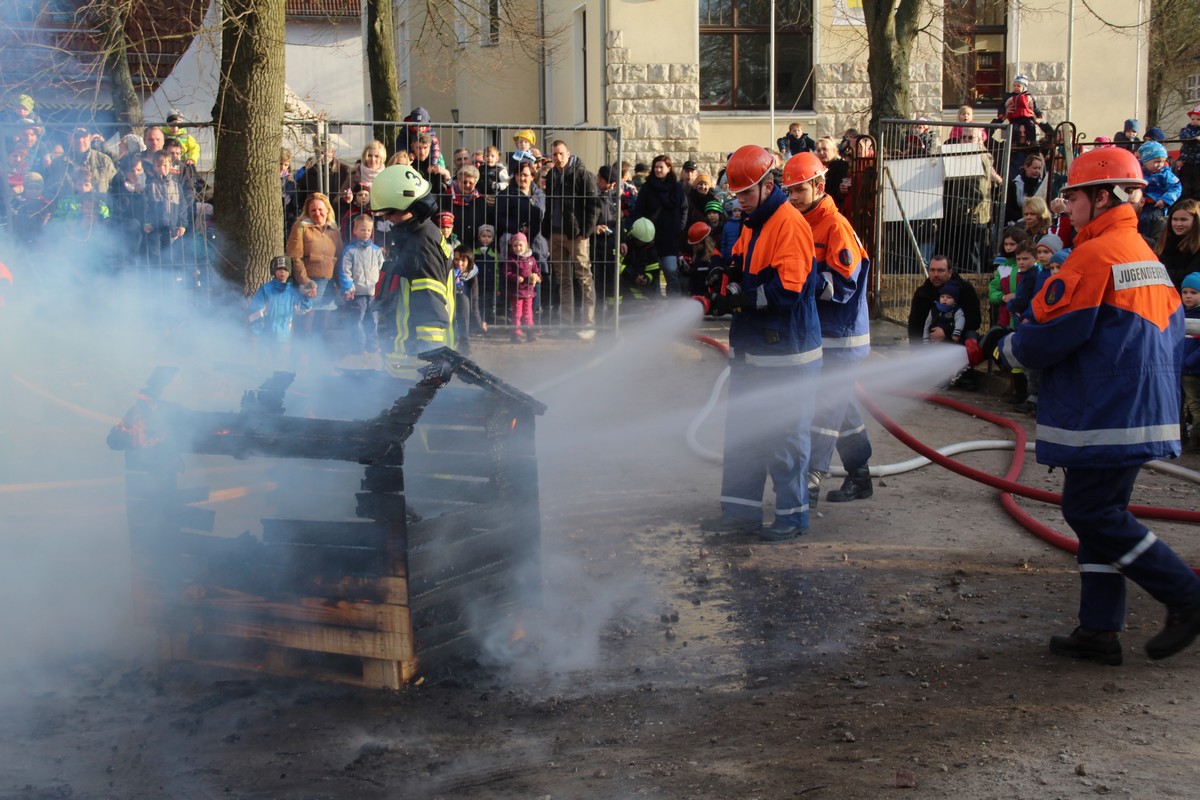 n_2016_03_19_Eichwalde_Feuerwehrfruehlingsfest_5470.jpg
