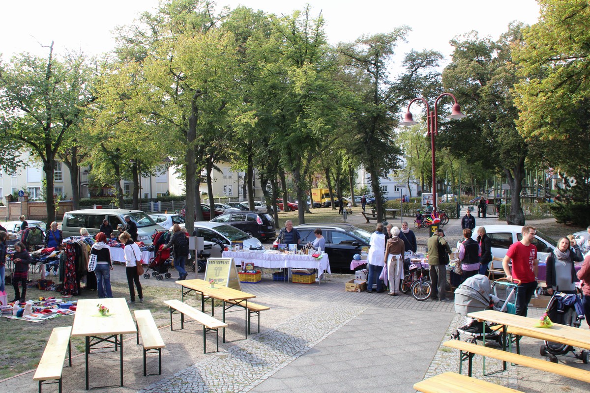 n_2016_09_24_Eichwalde_Flohmarkt_ev_Kirche_098.jpg