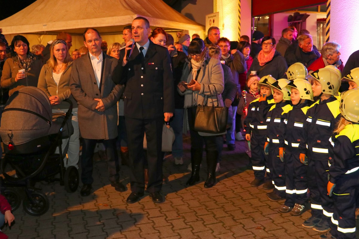 n_2018_11_10_Eichwalde_Martinsfeuer_165i.jpg